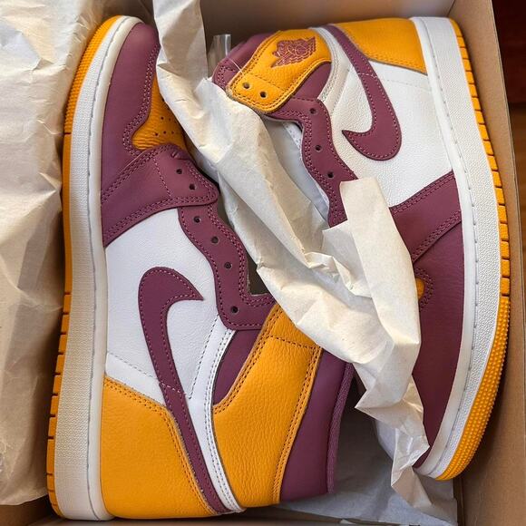 Jordan 1 Retro High OG Brotherhood - Picture 8 of 8